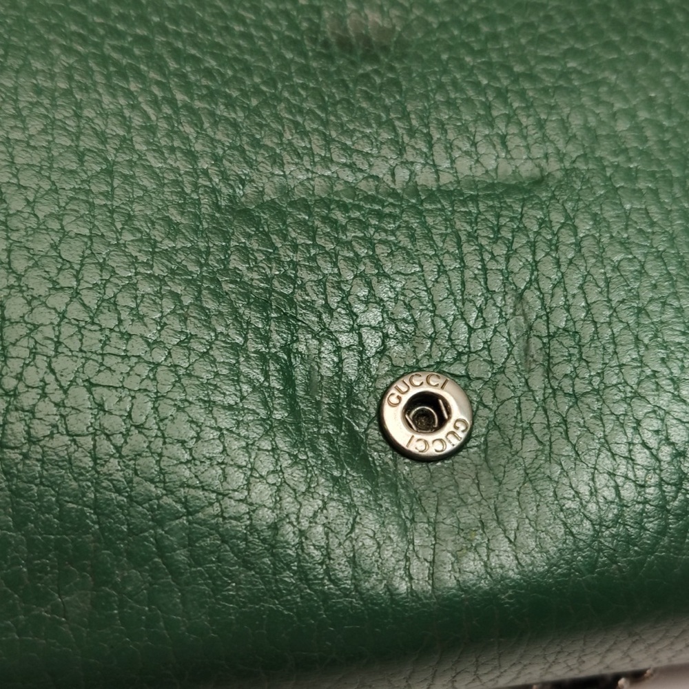 Gucci Green Crossbody Bag with Gold and Silver Accents - Picture 8 of 11
